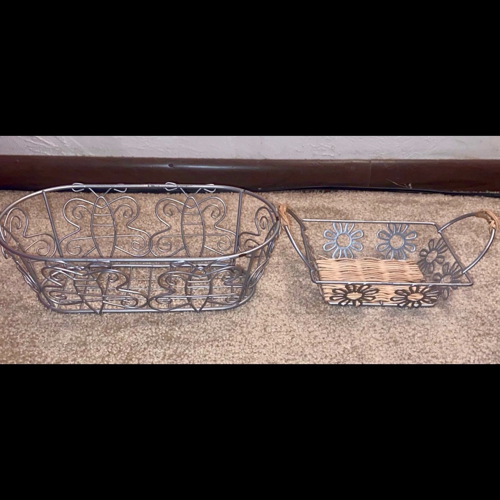 METAL BUTTERFLY & FLOWER BASKETS